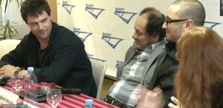 -  . att-537b9a06c1e0b8968.gif