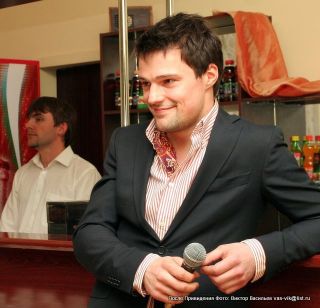  -  . att-546e2beef3a88____.jpg